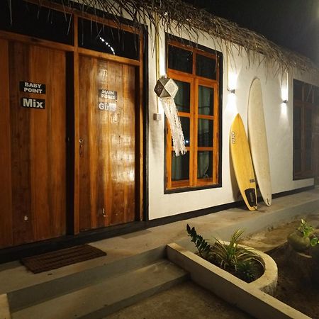 Surfing Lion Hostel Аругам Экстерьер фото