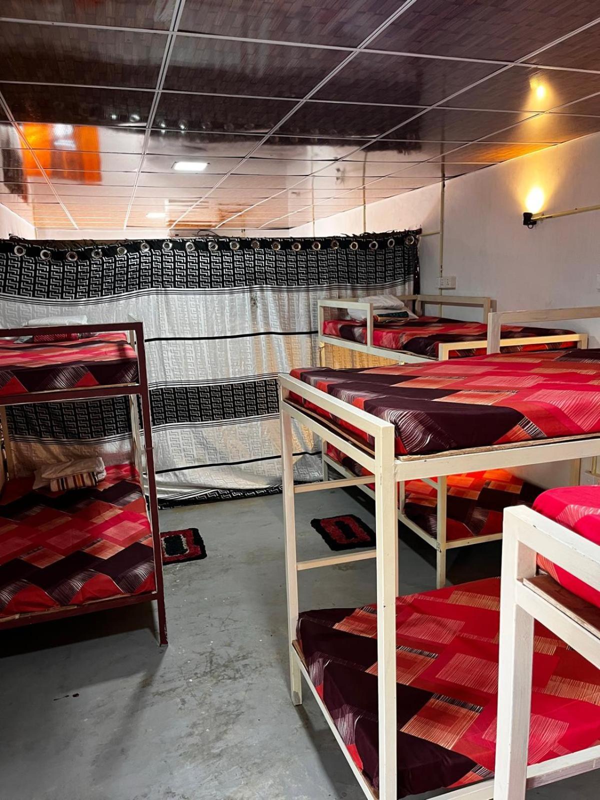 Surfing Lion Hostel Аругам Экстерьер фото